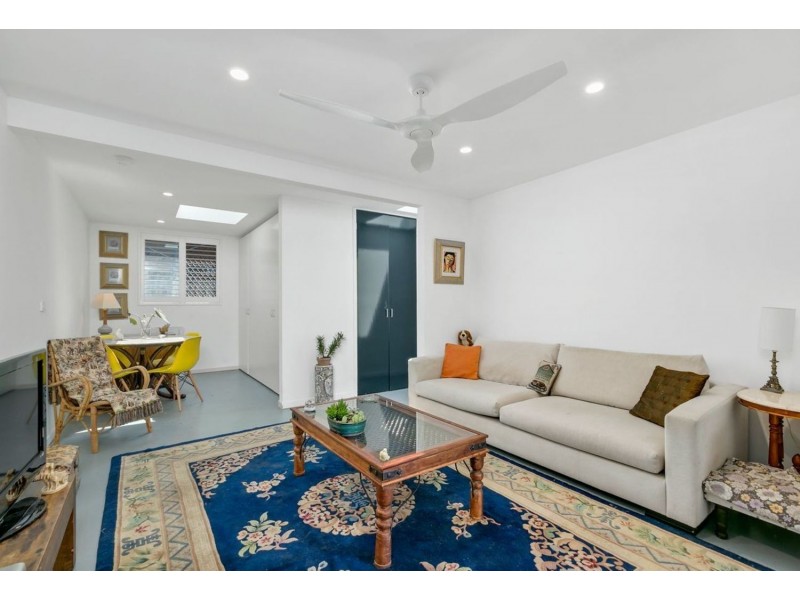 2/52 Stevens Street, Southport QLD 4215