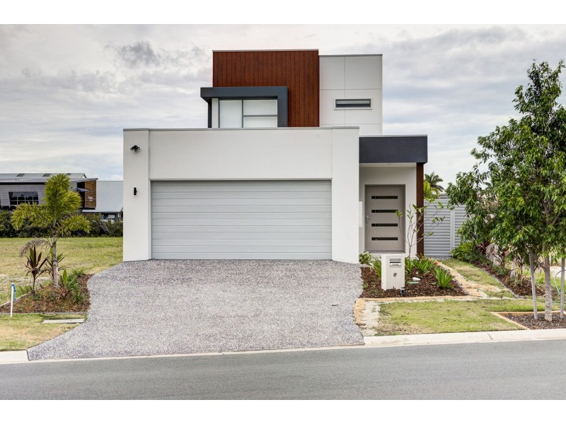 5036 Harbourview Drive, Hope Island QLD 4212