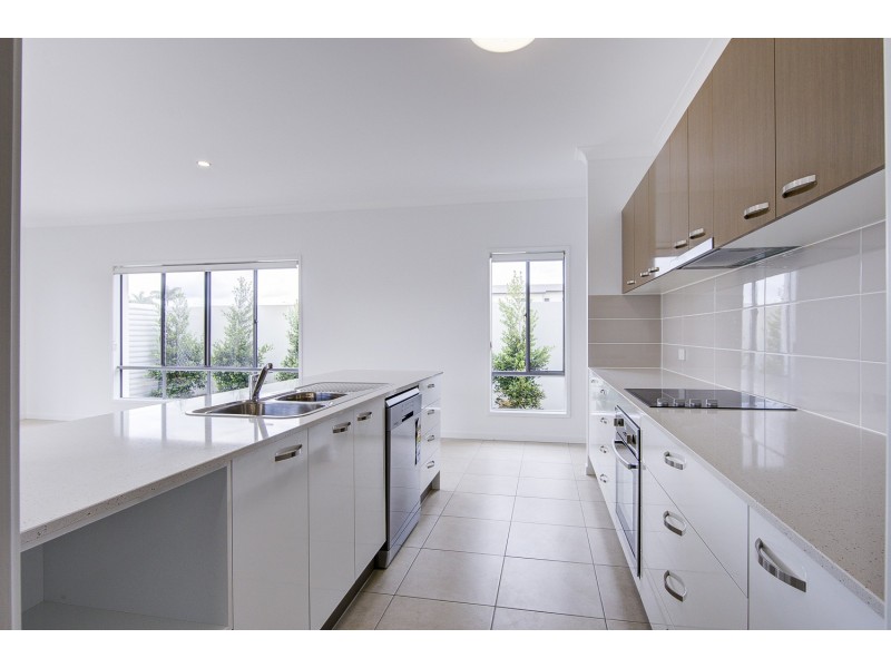 5036 Harbourview Drive, Hope Island QLD 4212