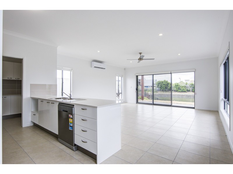 5036 Harbourview Drive, Hope Island QLD 4212