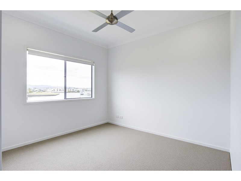 5036 Harbourview Drive, Hope Island QLD 4212