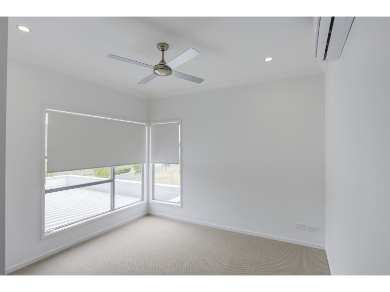 5036 Harbourview Drive, Hope Island QLD 4212