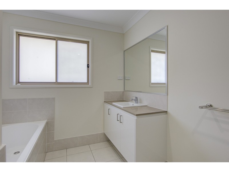 16 Steves Way, Coomera QLD 4209