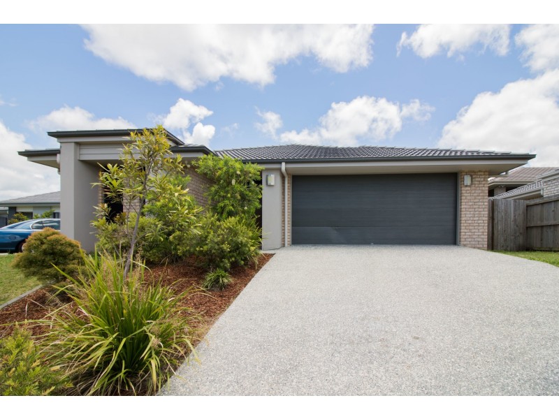8 Alfred Raymond Hulse Drive, Upper Coomera QLD 4209