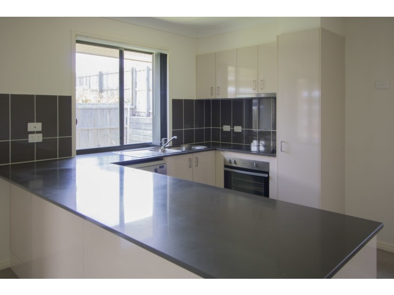 8 Alfred Raymond Hulse Drive, Upper Coomera QLD 4209