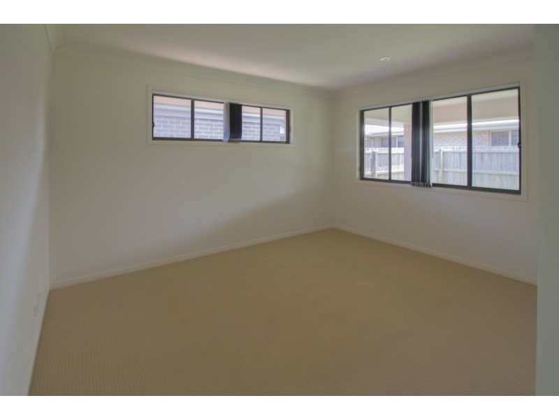 8 Alfred Raymond Hulse Drive, Upper Coomera QLD 4209