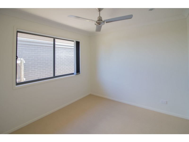 8 Alfred Raymond Hulse Drive, Upper Coomera QLD 4209