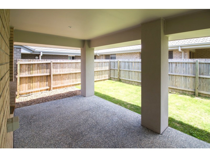 8 Alfred Raymond Hulse Drive, Upper Coomera QLD 4209