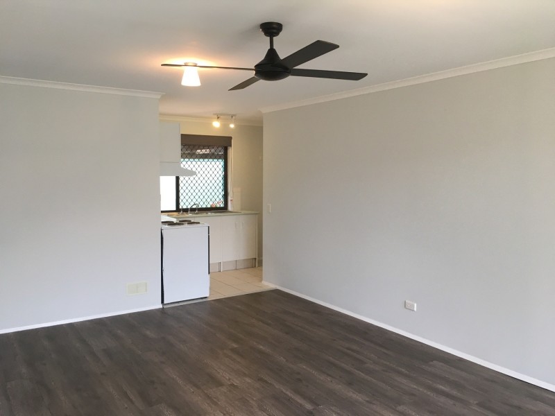 2/177 Olsen Avenue, Labrador QLD 4215