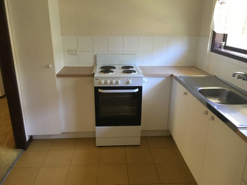 2/10 Errol Avenue, Paradise Point QLD 4216