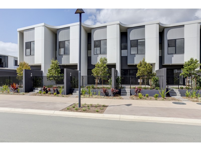 66 Promenade Circuit, Hope Island QLD 4212