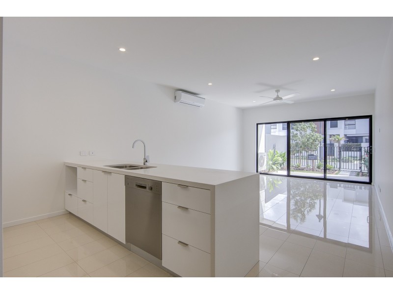 66 Promenade Circuit, Hope Island QLD 4212