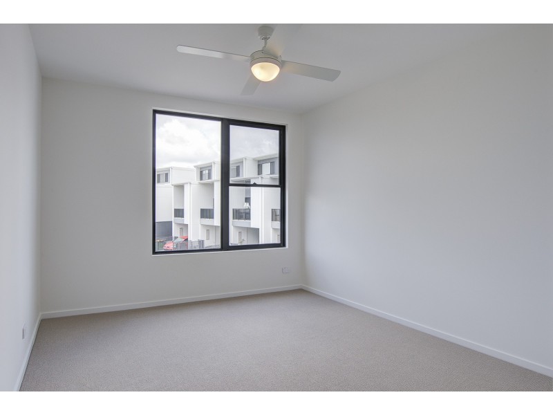 66 Promenade Circuit, Hope Island QLD 4212