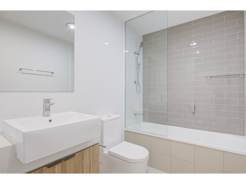 66 Promenade Circuit, Hope Island QLD 4212