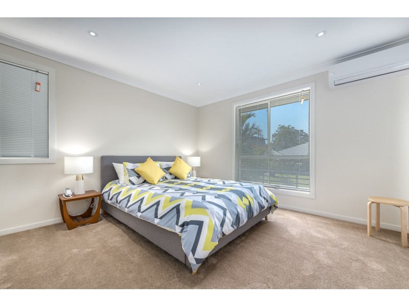32 Highcrest Circuit, Molendinar QLD 4214