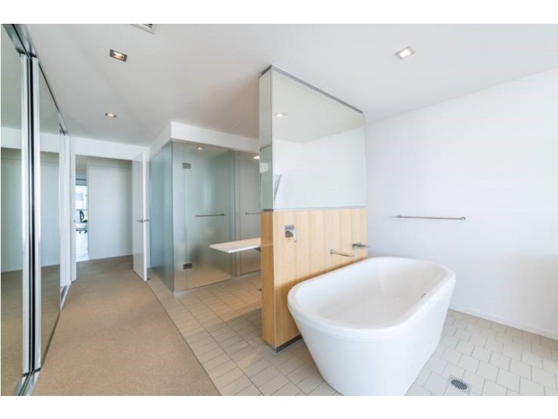 7506/2 Ephraim Island, Paradise Point QLD 4216