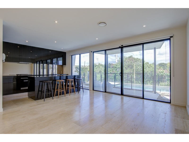 72 Theatre Drive, Benowa QLD 4217