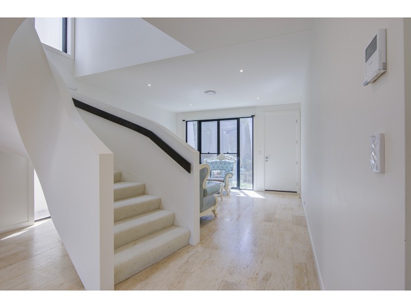 72 Theatre Drive, Benowa QLD 4217