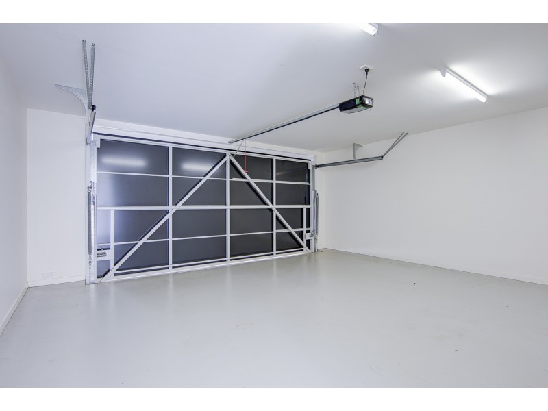 72 Theatre Drive, Benowa QLD 4217