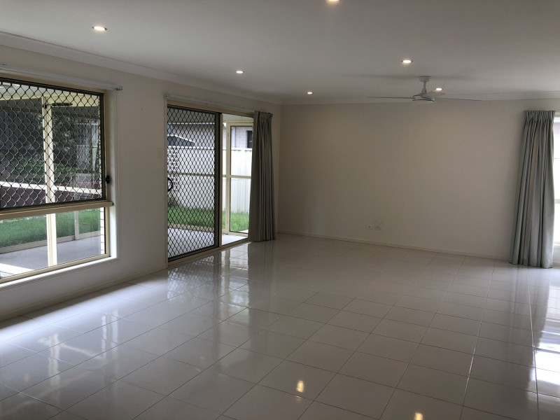 13 Sunrise Crescent, Merrimac QLD 4226