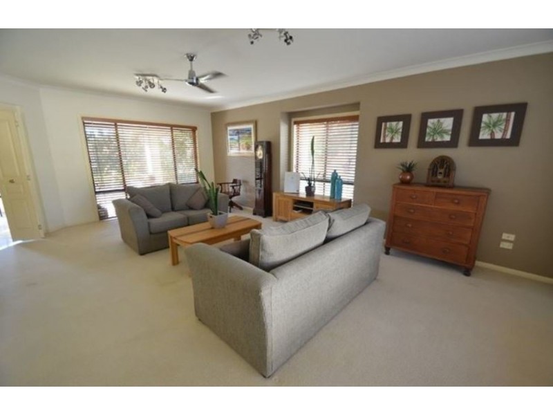 4 Respall Way, Arundel QLD 4214