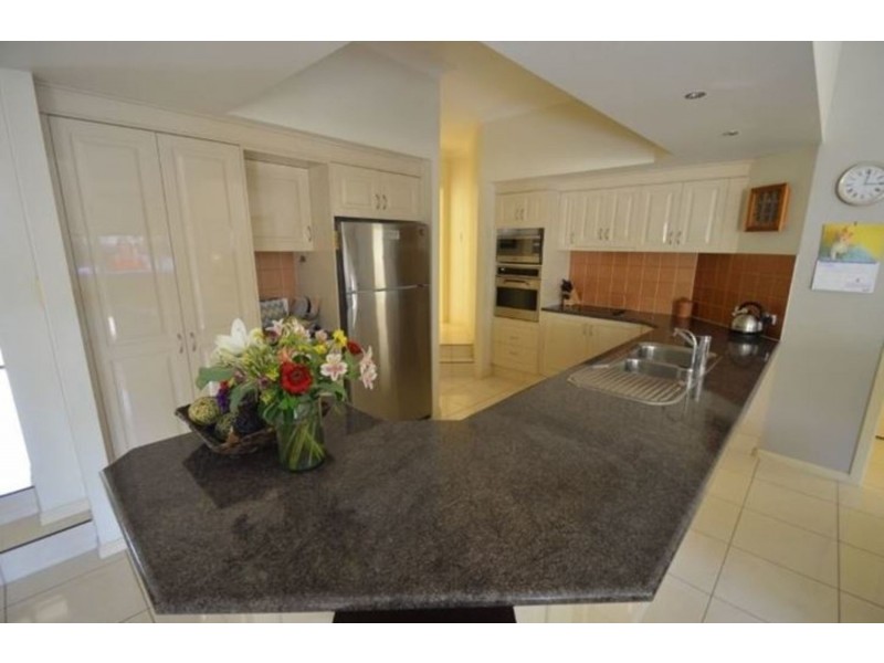 4 Respall Way, Arundel QLD 4214