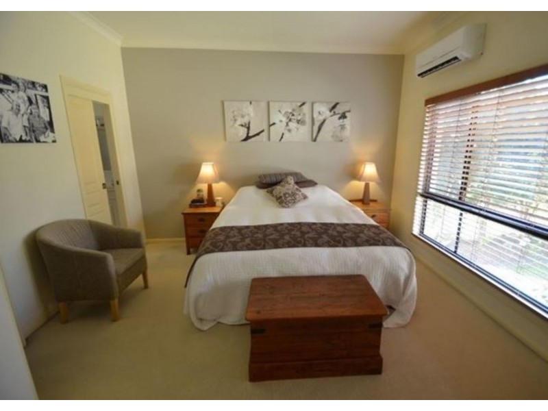 4 Respall Way, Arundel QLD 4214