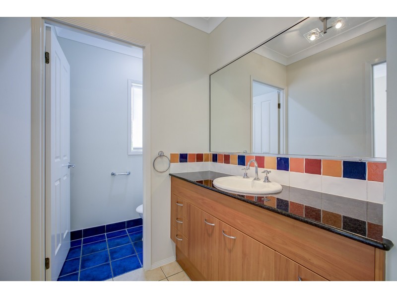 56 The Peninsula, Helensvale QLD 4212