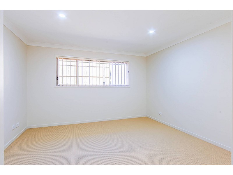 4 Clermont Street, Holmview QLD 4207