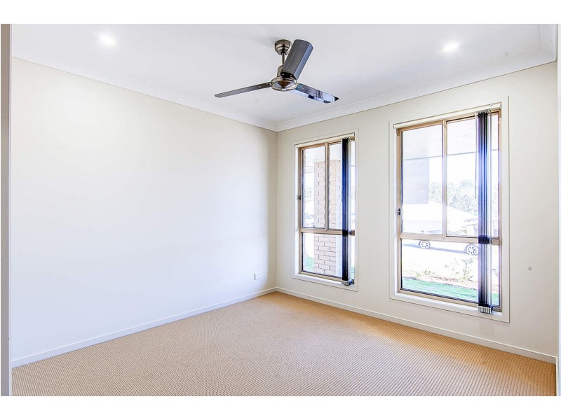 4 Clermont Street, Holmview QLD 4207