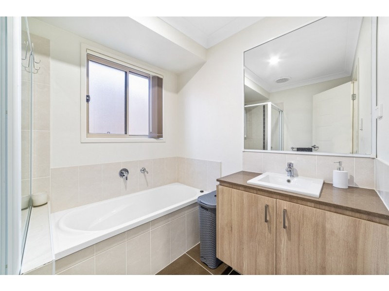 10 Sunstone Avenue, Pimpama QLD 4209