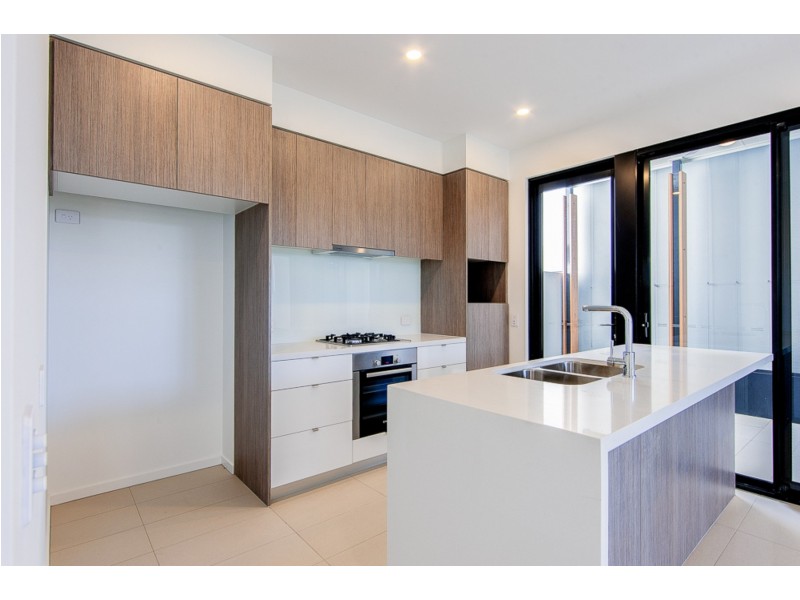 6 Capri Court, Hope Island QLD 4212