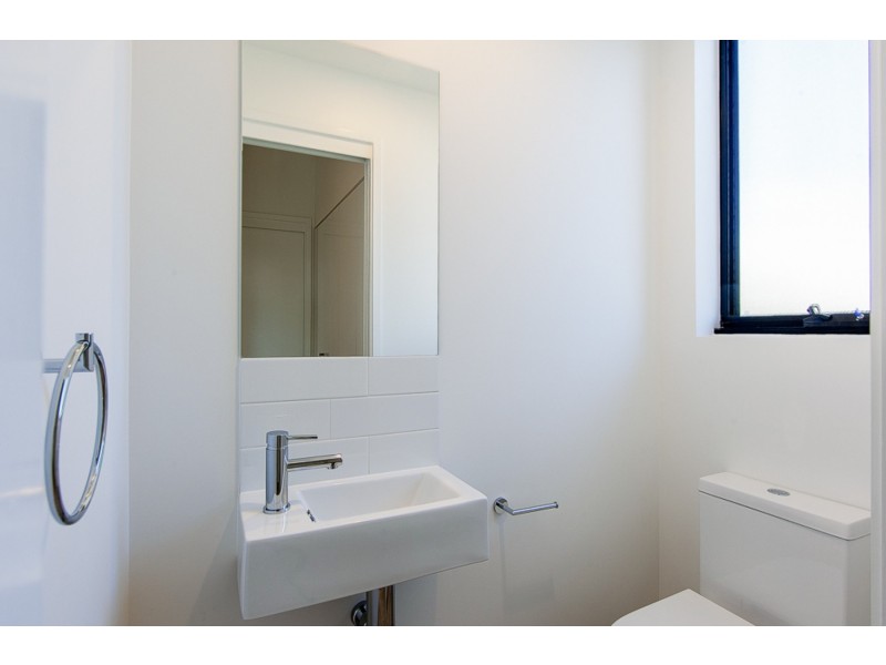 6 Capri Court, Hope Island QLD 4212