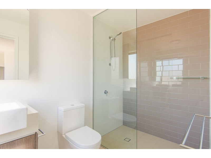 6 Capri Court, Hope Island QLD 4212