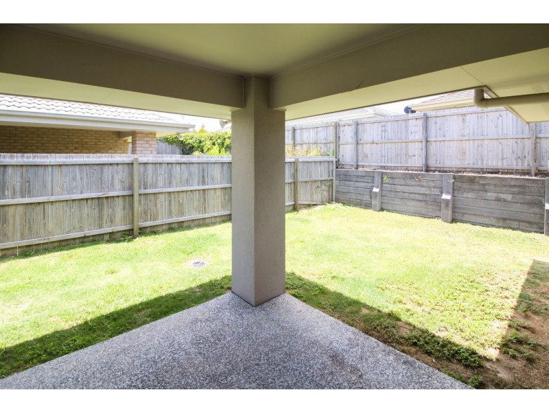 8 Alfred Raymond Hulse Drive, Upper Coomera QLD 4209
