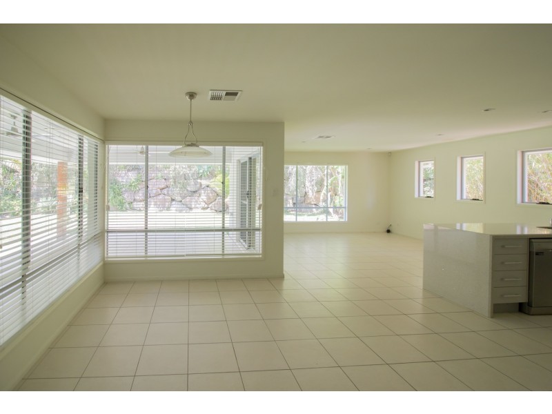 73 Coachwood Drive, Molendinar QLD 4214
