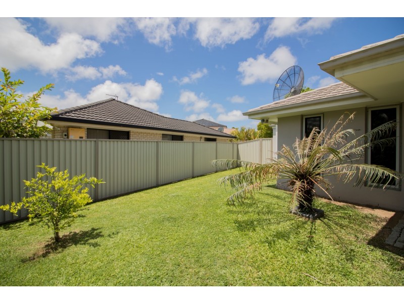 73 Coachwood Drive, Molendinar QLD 4214