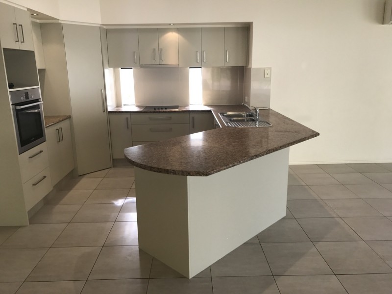 1 Selsey Court, Arundel QLD 4214