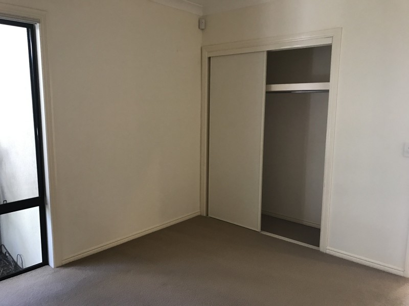 1 Selsey Court, Arundel QLD 4214