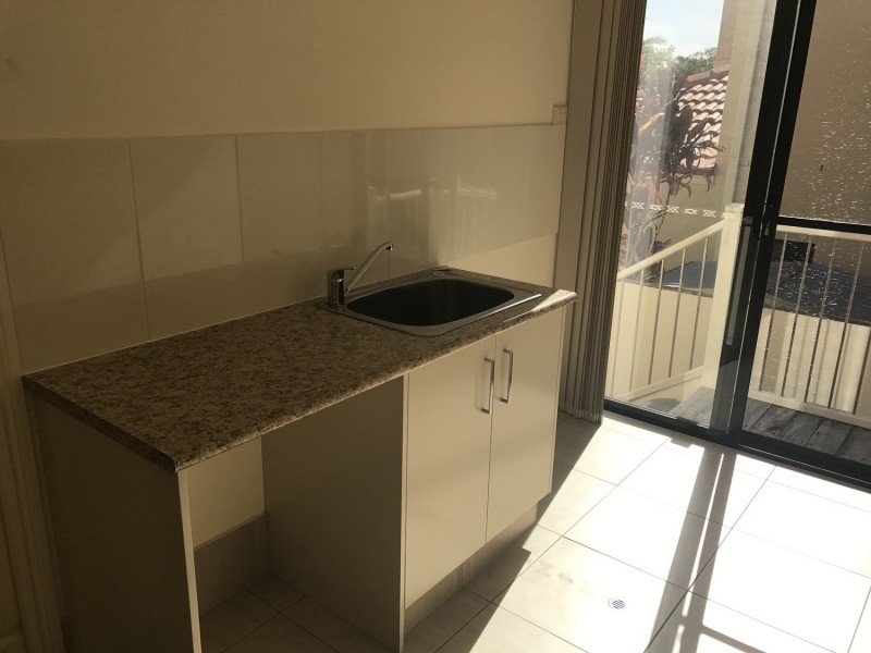 1 Selsey Court, Arundel QLD 4214