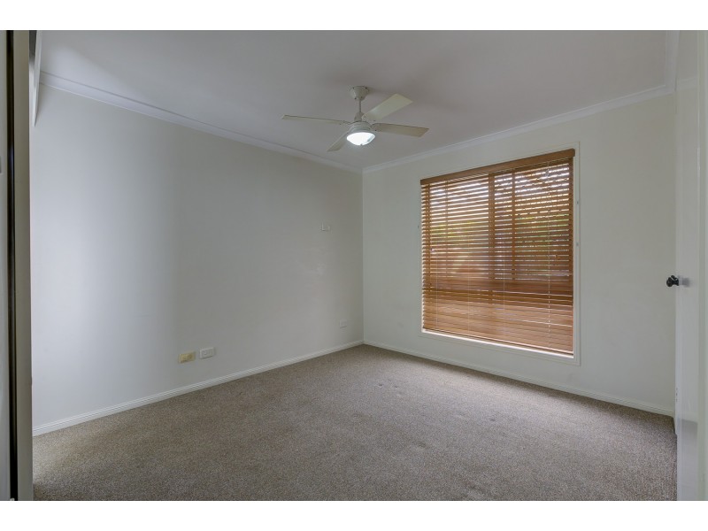 2/5 Jupiter Close, Labrador QLD 4215