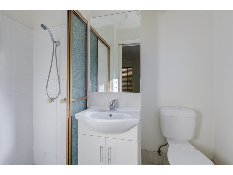 2/5 Jupiter Close, Labrador QLD 4215