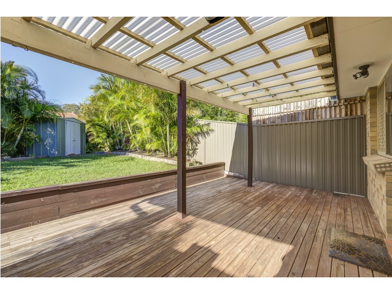 2/5 Jupiter Close, Labrador QLD 4215
