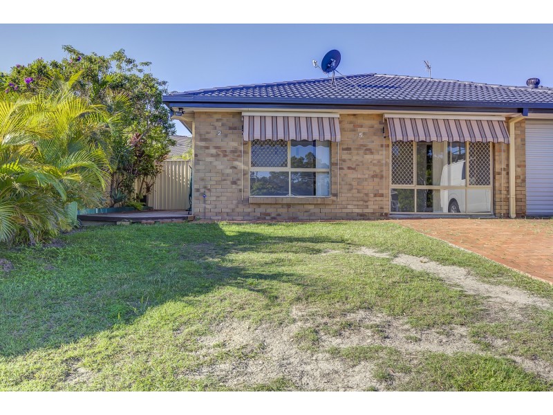 2/5 Jupiter Close, Labrador QLD 4215