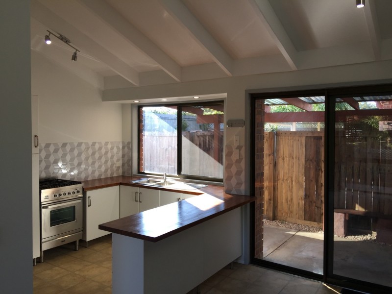 1/1 Ash Court, Arundel QLD 4214