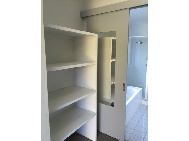 1/1 Ash Court, Arundel QLD 4214