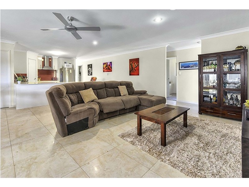 37 Dennis Vale Drive, Daisy Hill QLD 4127