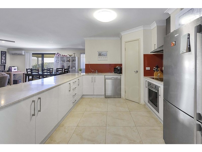 37 Dennis Vale Drive, Daisy Hill QLD 4127