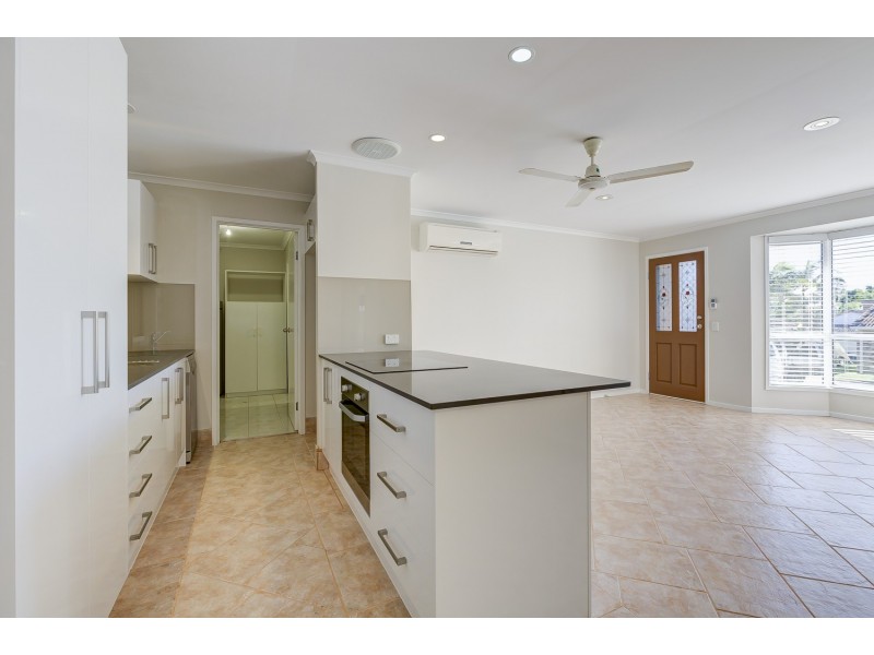 8/25 McMillan Street, Labrador QLD 4215