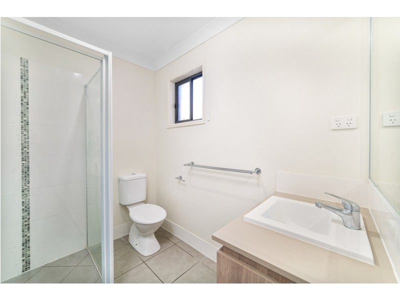 19 Damian Leeding Way, Upper Coomera QLD 4209